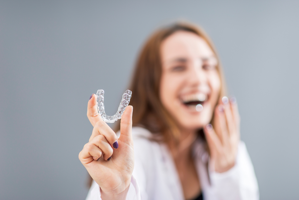 Invisalign Tedavisi Nedir?